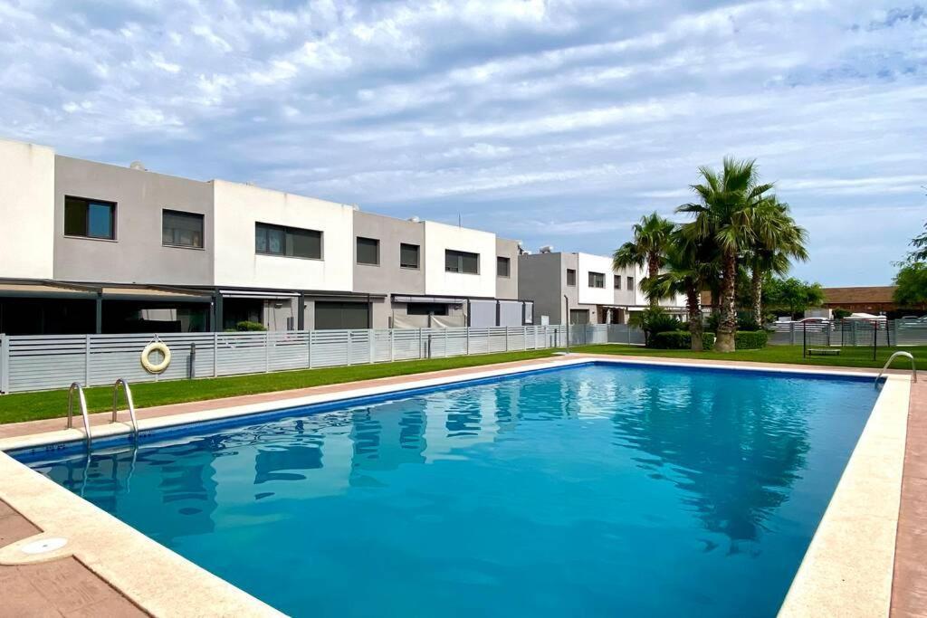 Chalet moderno con piscina en Mont - roige Bahia Exterior foto